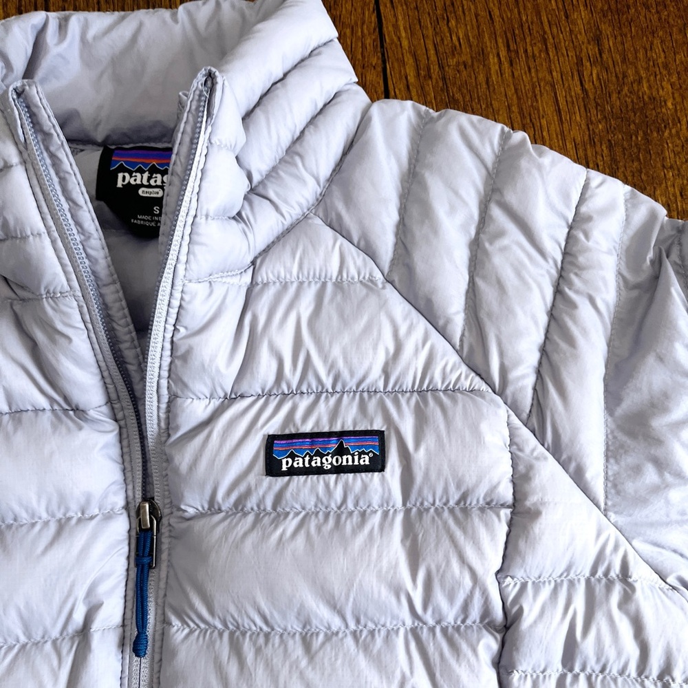 LIKE NEW Condition Patagonia Lightweight Puffer Down Coat / Jacket ( NWT $195 )